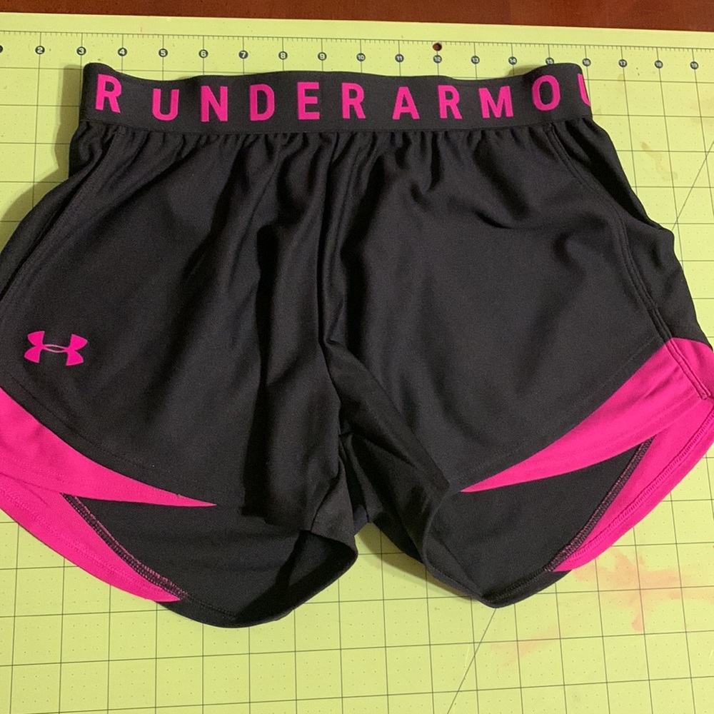 4 pc.Underarmour Nike shorts layers shirts all new size is xlg girls or xsm teen